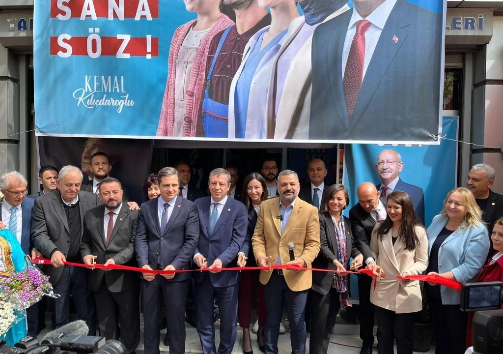 CHP İzmir adayları halkla buluşturuyor